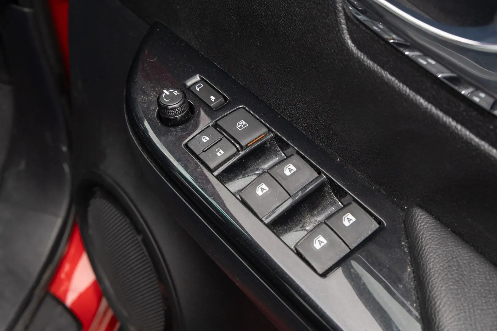 2025 Toyota Hilux Gallery Image 18