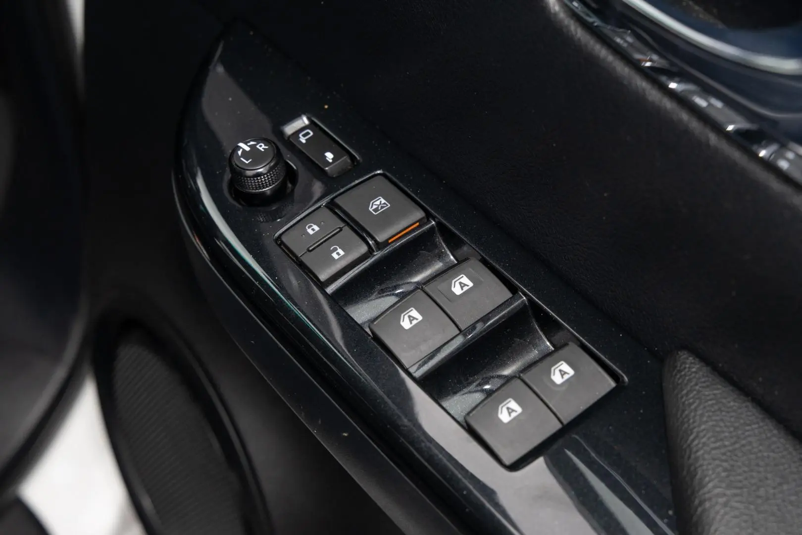 2024 Toyota Hilux Gallery Image 18