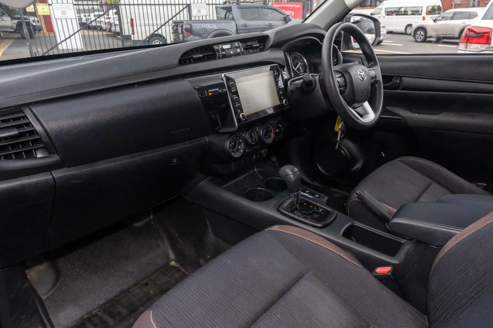 2020 Toyota Hilux Gallery Image 8