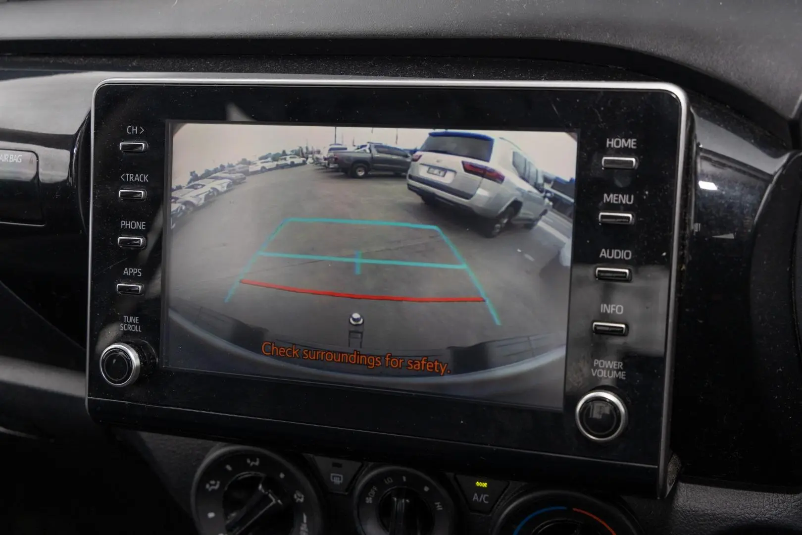 2020 Toyota Hilux Gallery Image 15