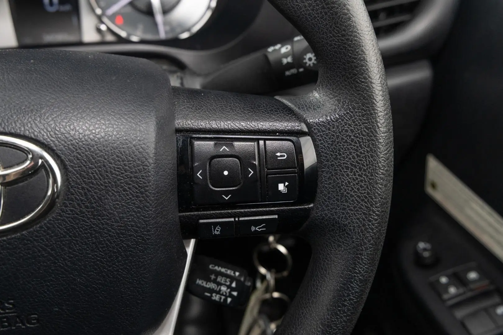 2020 Toyota Hilux Gallery Image 12