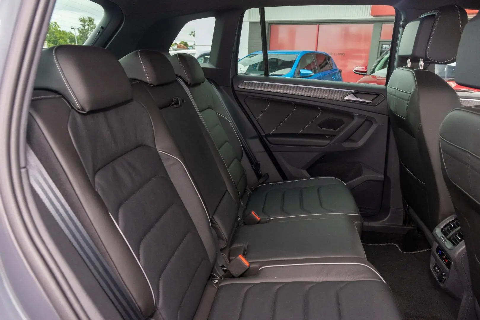 2024 Volkswagen Tiguan Gallery Image 9