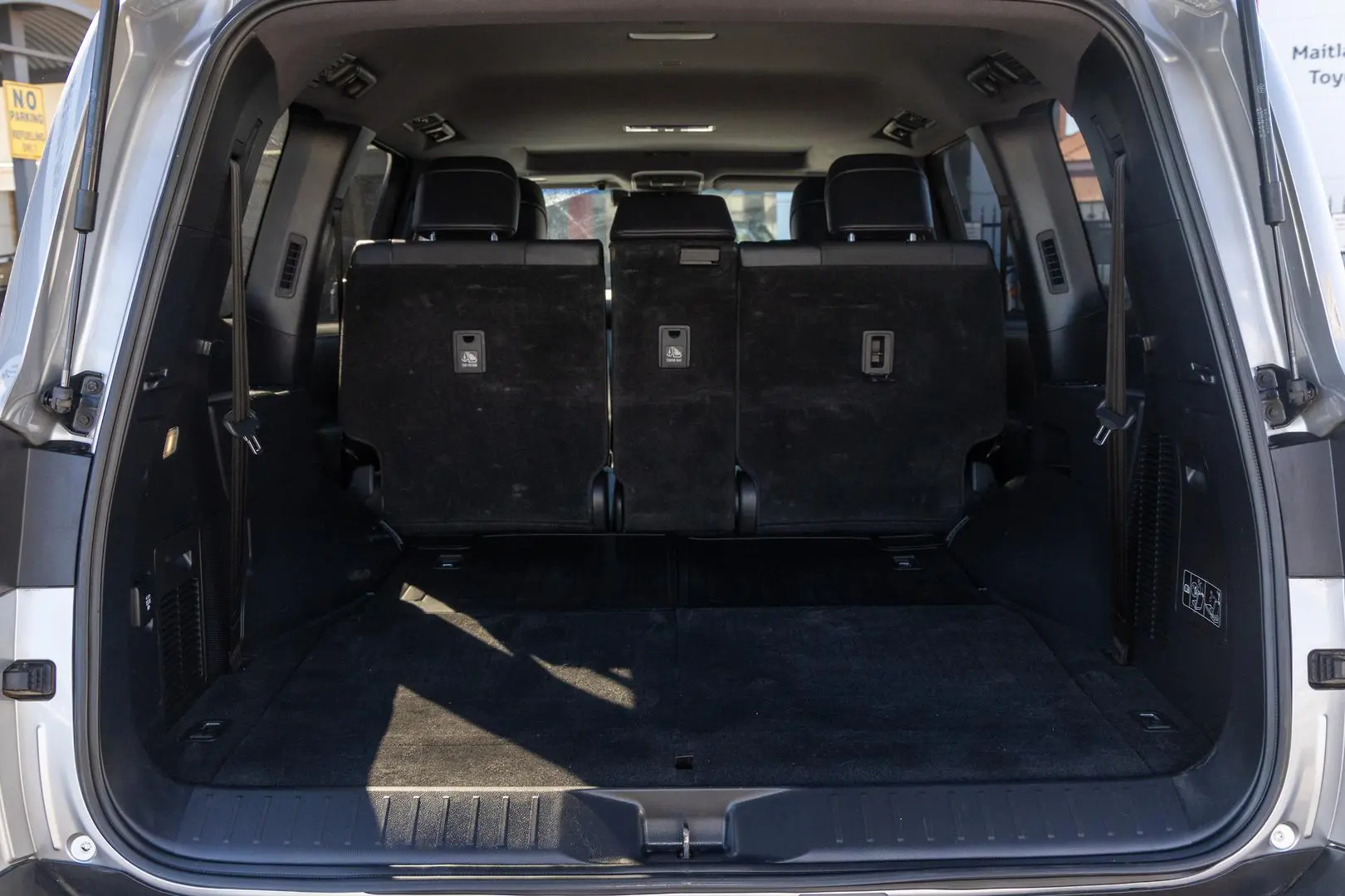 2022 Toyota Landcruiser Gallery Image 19