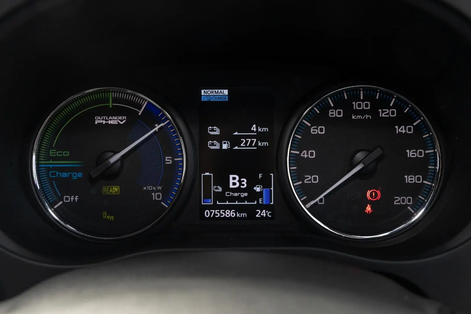 2020 Mitsubishi Outlander Gallery Image 13