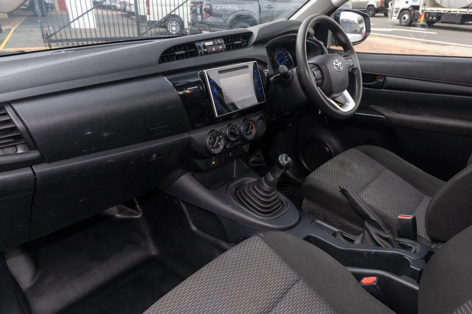 2020 Toyota Hilux Gallery Image 8