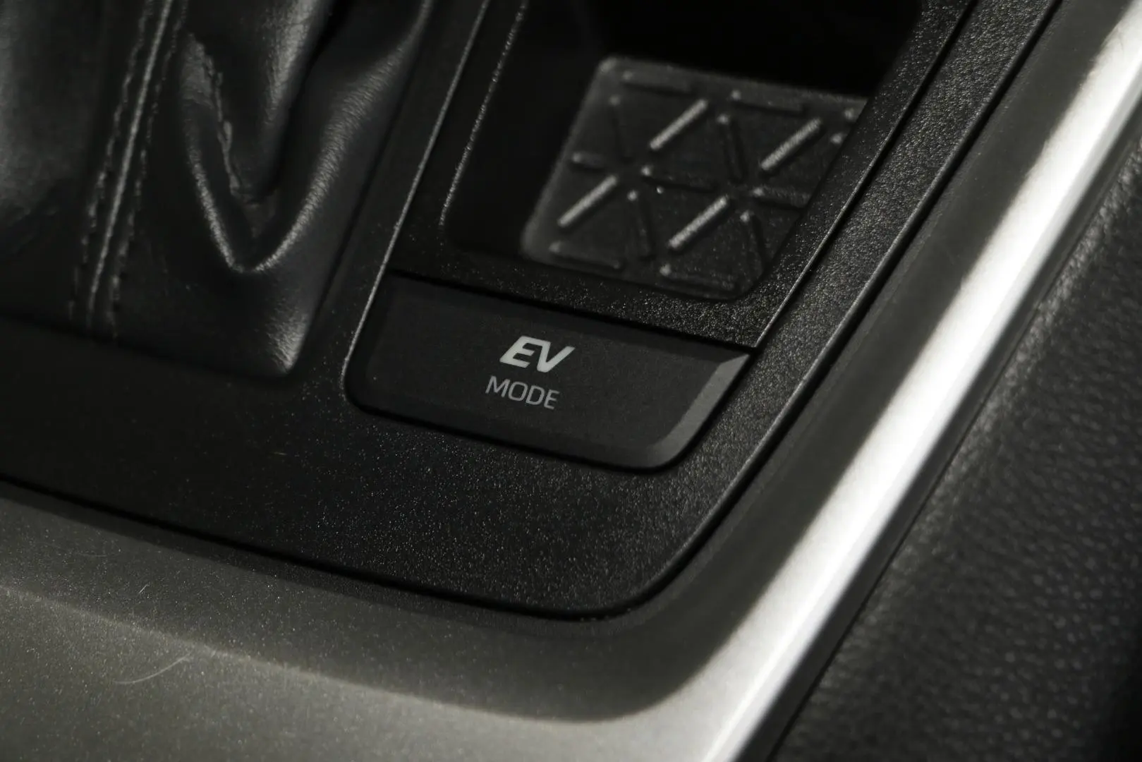 2024 Toyota RAV4 Gallery Image 14