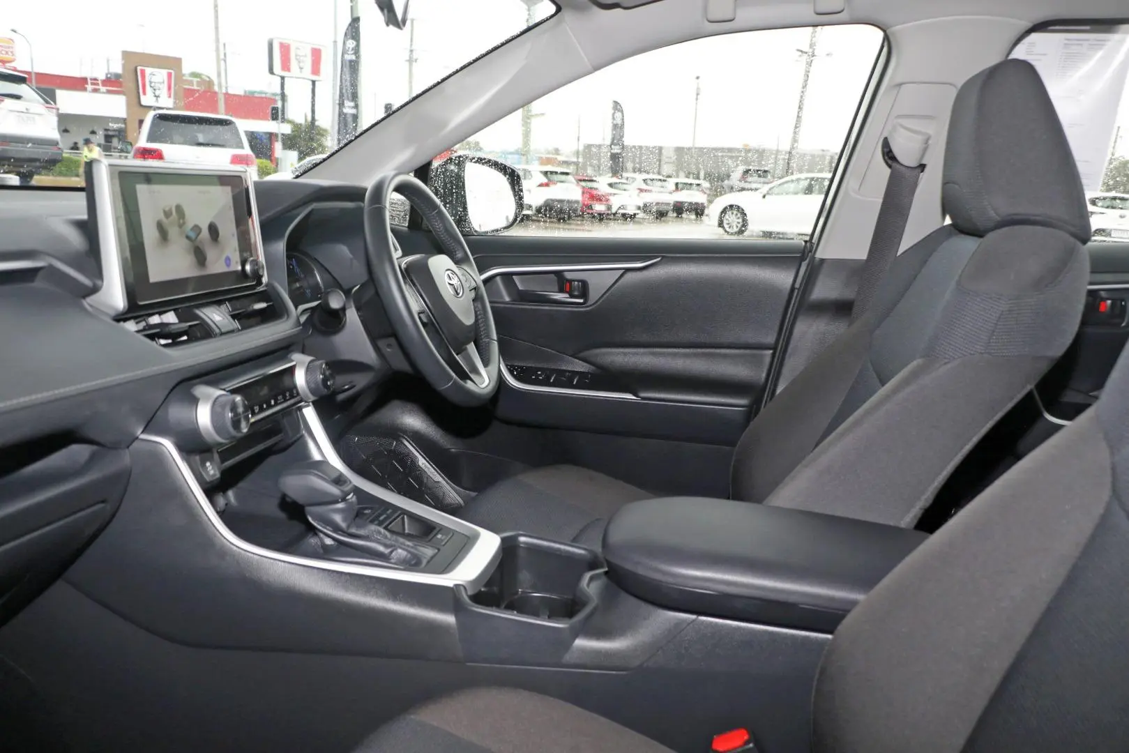 2024 Toyota RAV4 Gallery Image 9