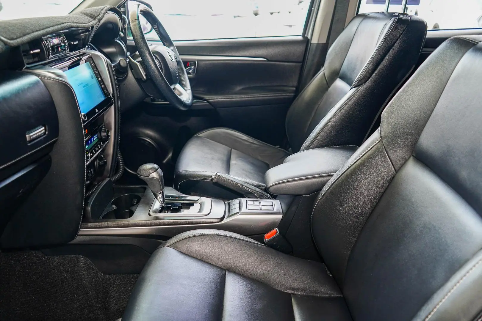 2020 Toyota Fortuner Gallery Image 11