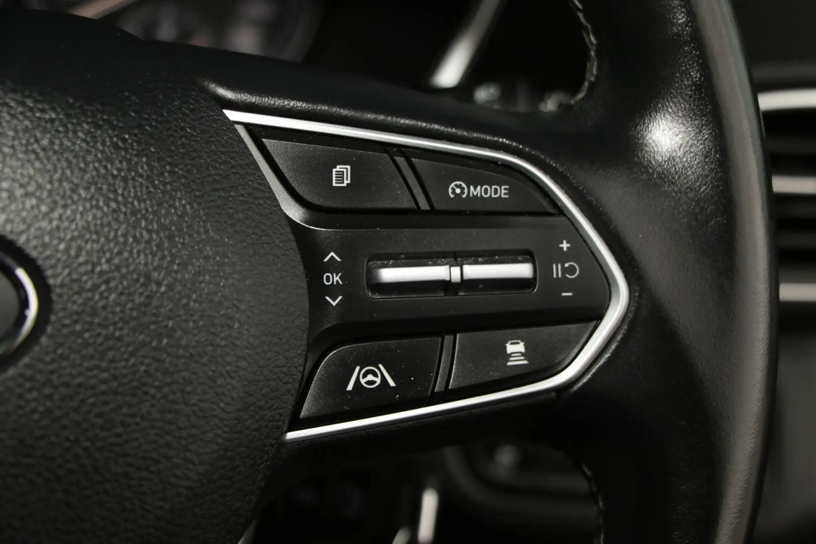 2023 Hyundai Santa Fe Gallery Image 13