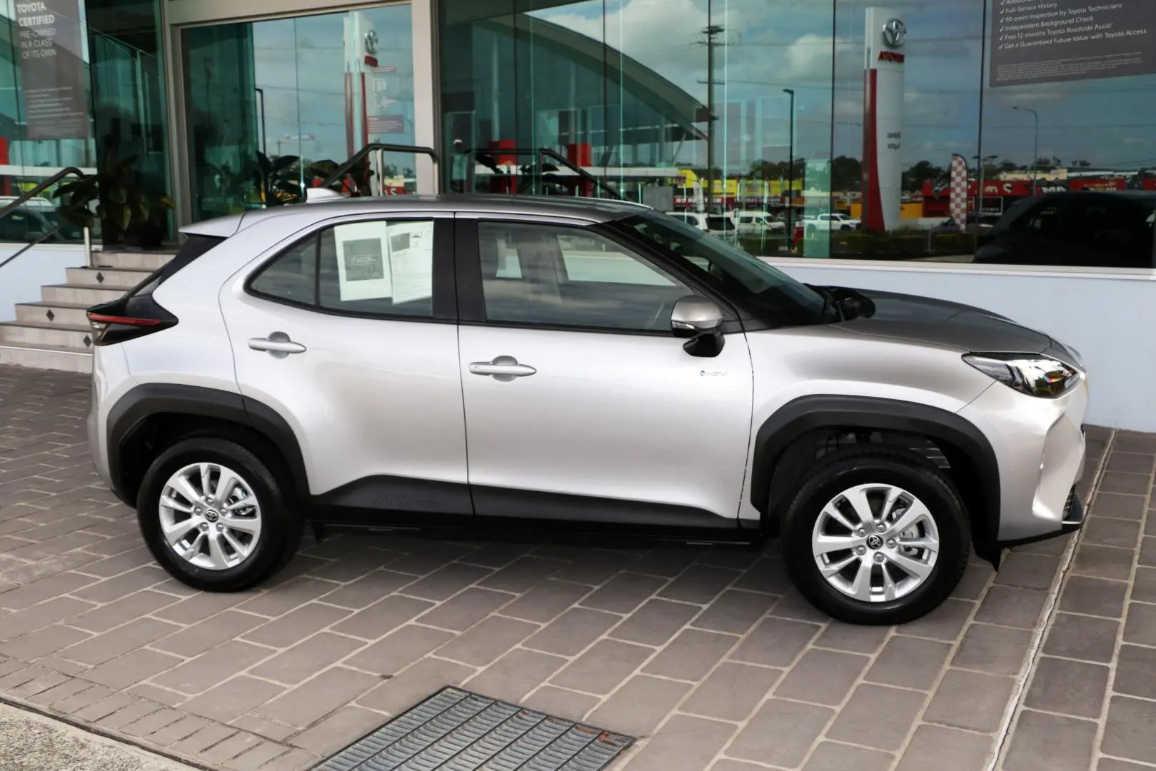 2024 Toyota Yaris Cross Gallery Image 6