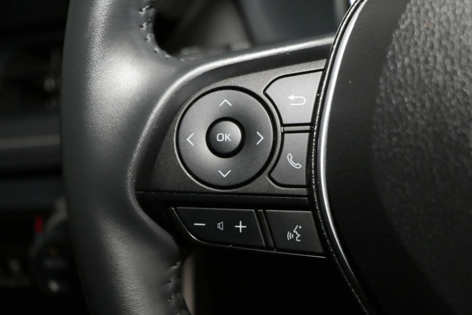 2024 Toyota RAV4 Gallery Image 17