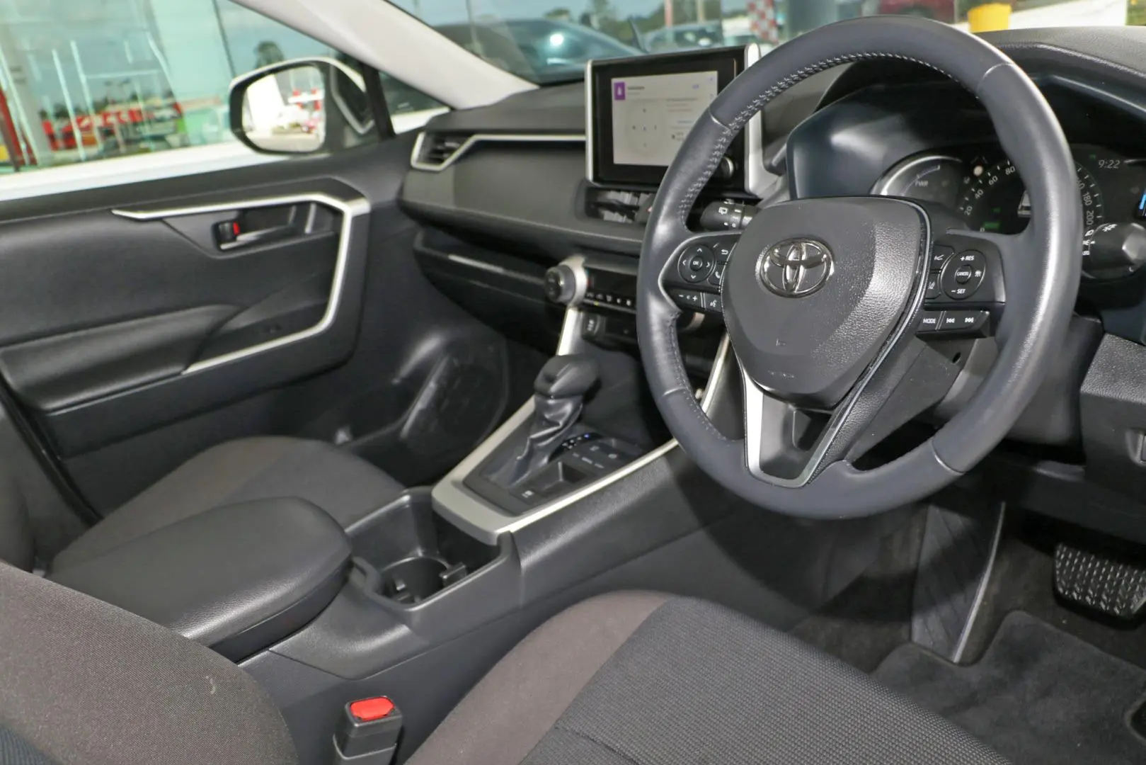 2024 Toyota RAV4 Gallery Image 7