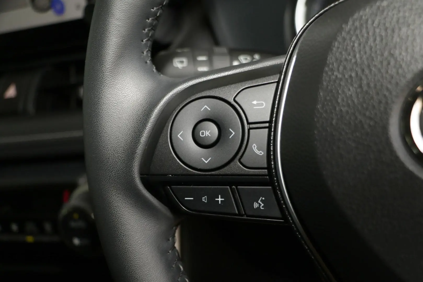 2024 Toyota RAV4 Gallery Image 18