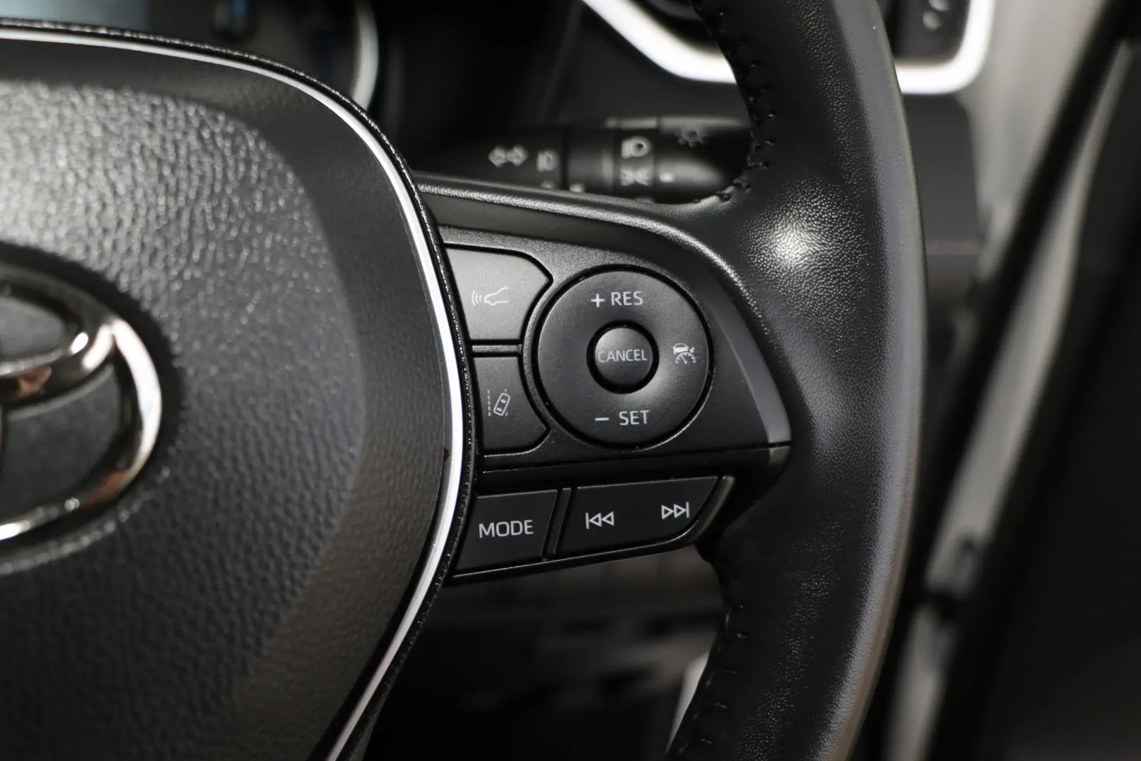 2024 Toyota RAV4 Gallery Image 17