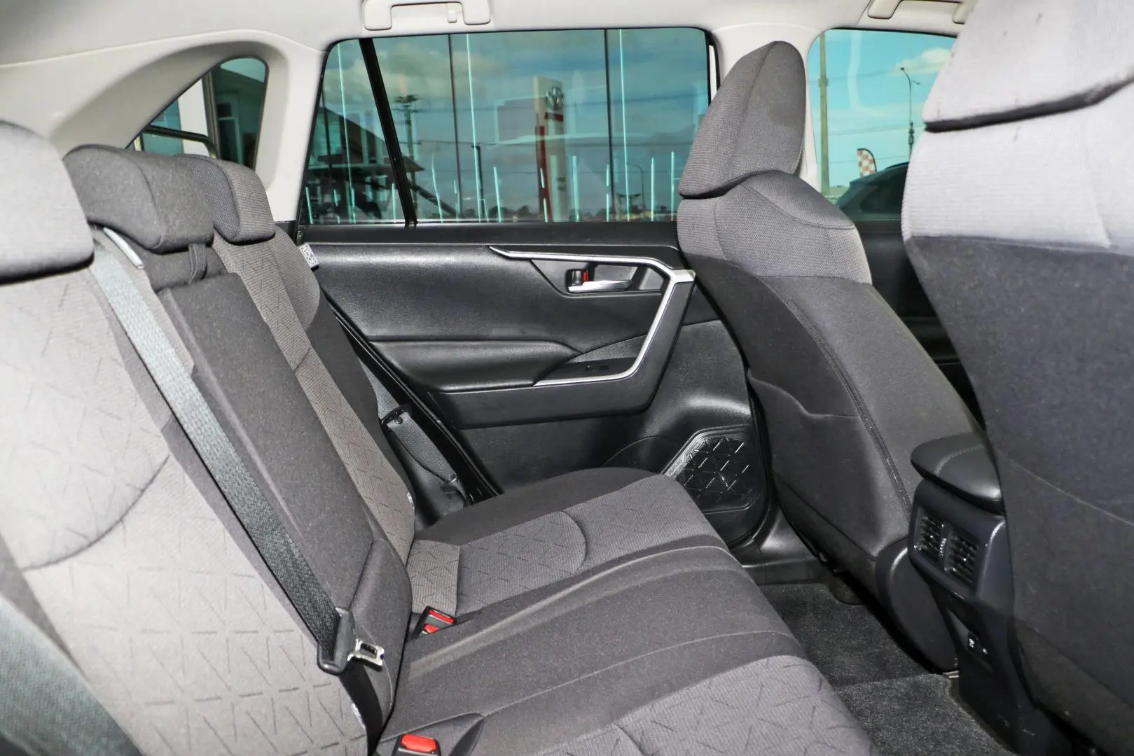 2021 Toyota RAV4 Gallery Image 9