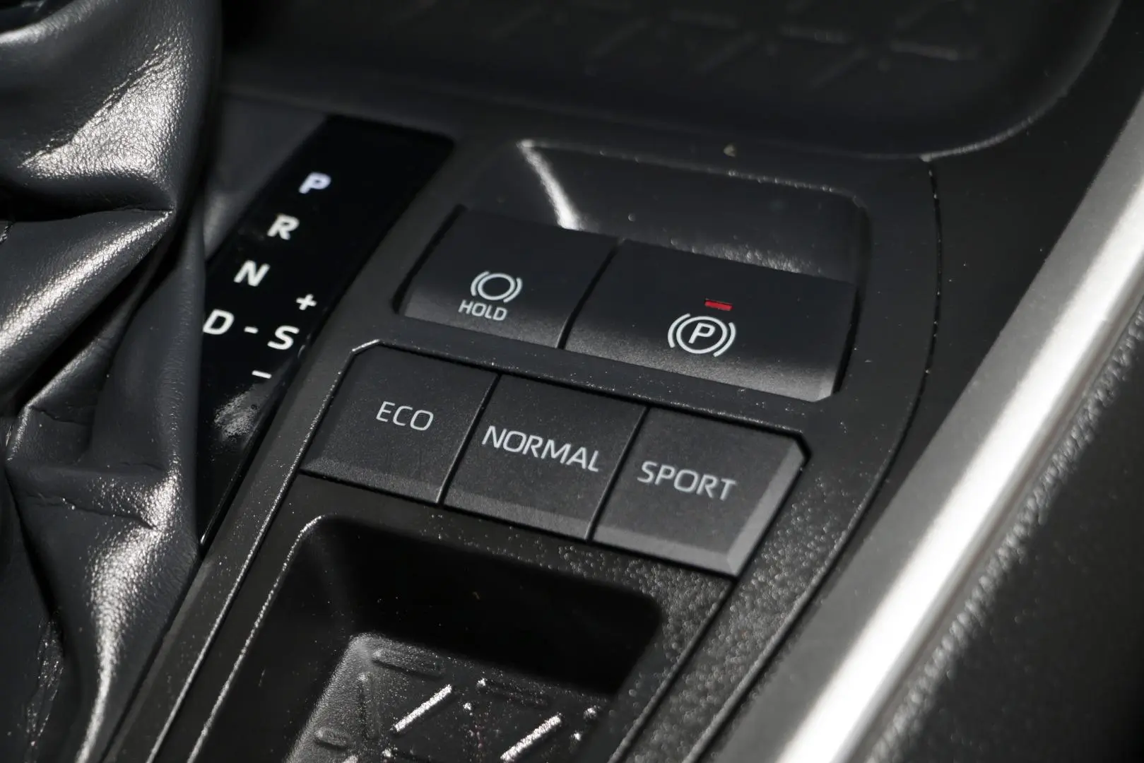 2024 Toyota RAV4 Gallery Image 18