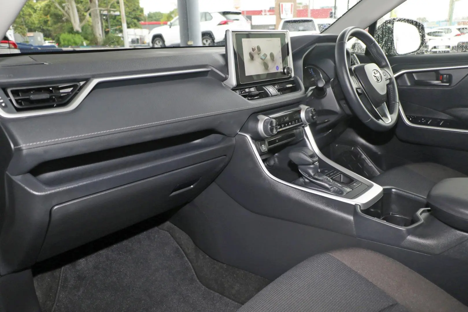 2024 Toyota RAV4 Gallery Image 8