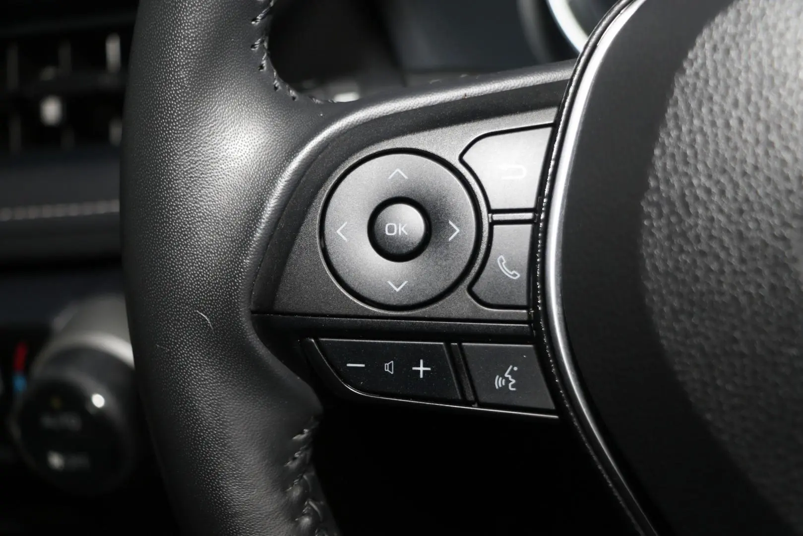 2024 Toyota RAV4 Gallery Image 15