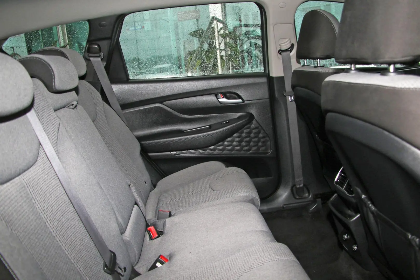 2023 Hyundai Santa Fe Gallery Image 9