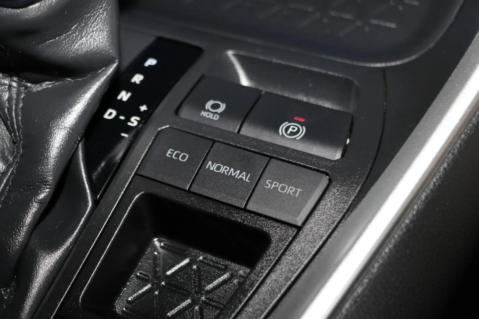 2024 Toyota RAV4 Gallery Image 16