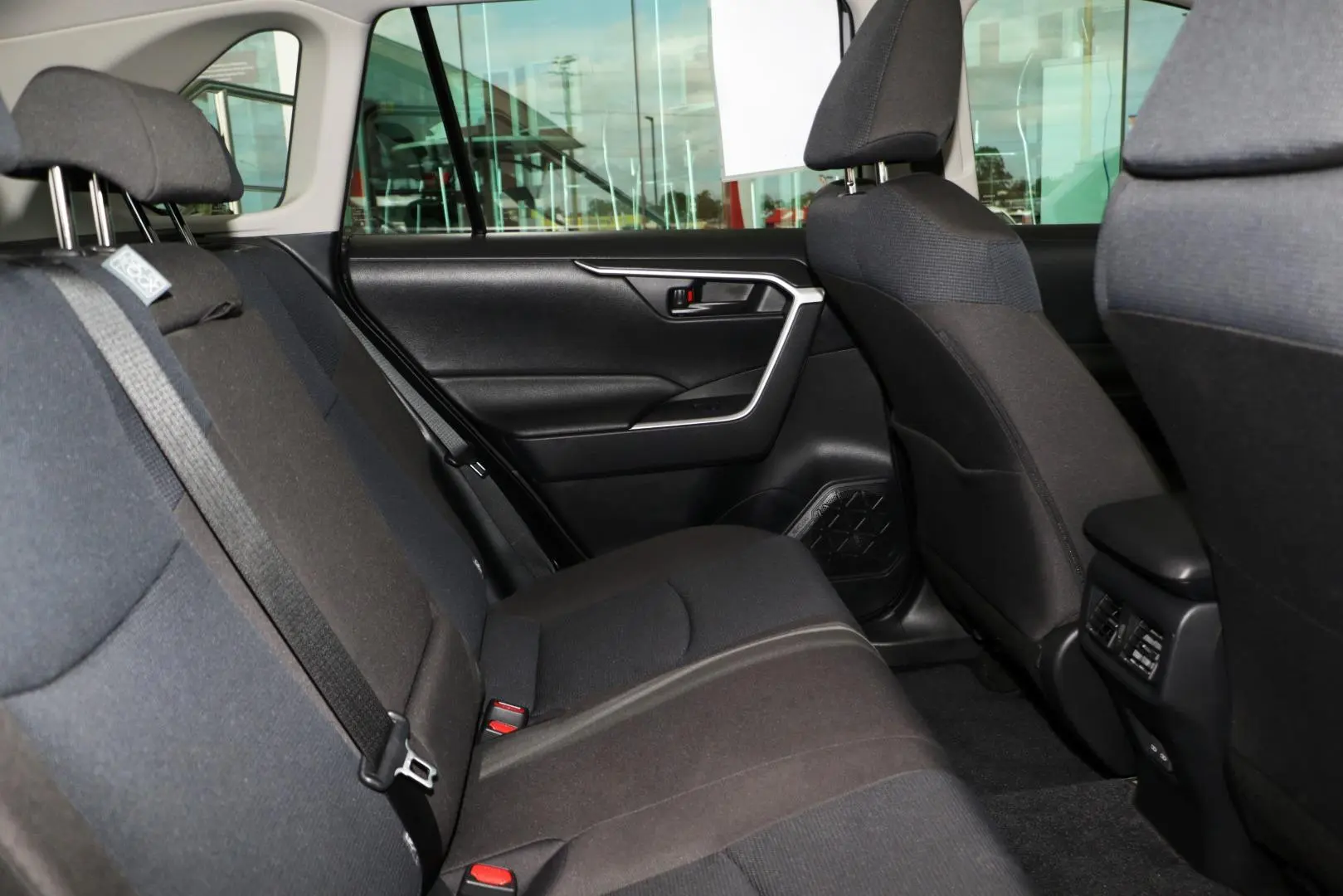 2024 Toyota RAV4 Gallery Image 9