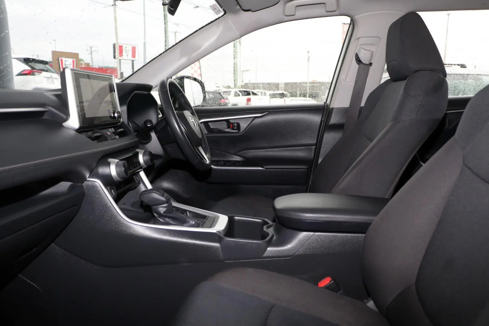 2024 Toyota RAV4 Gallery Image 8