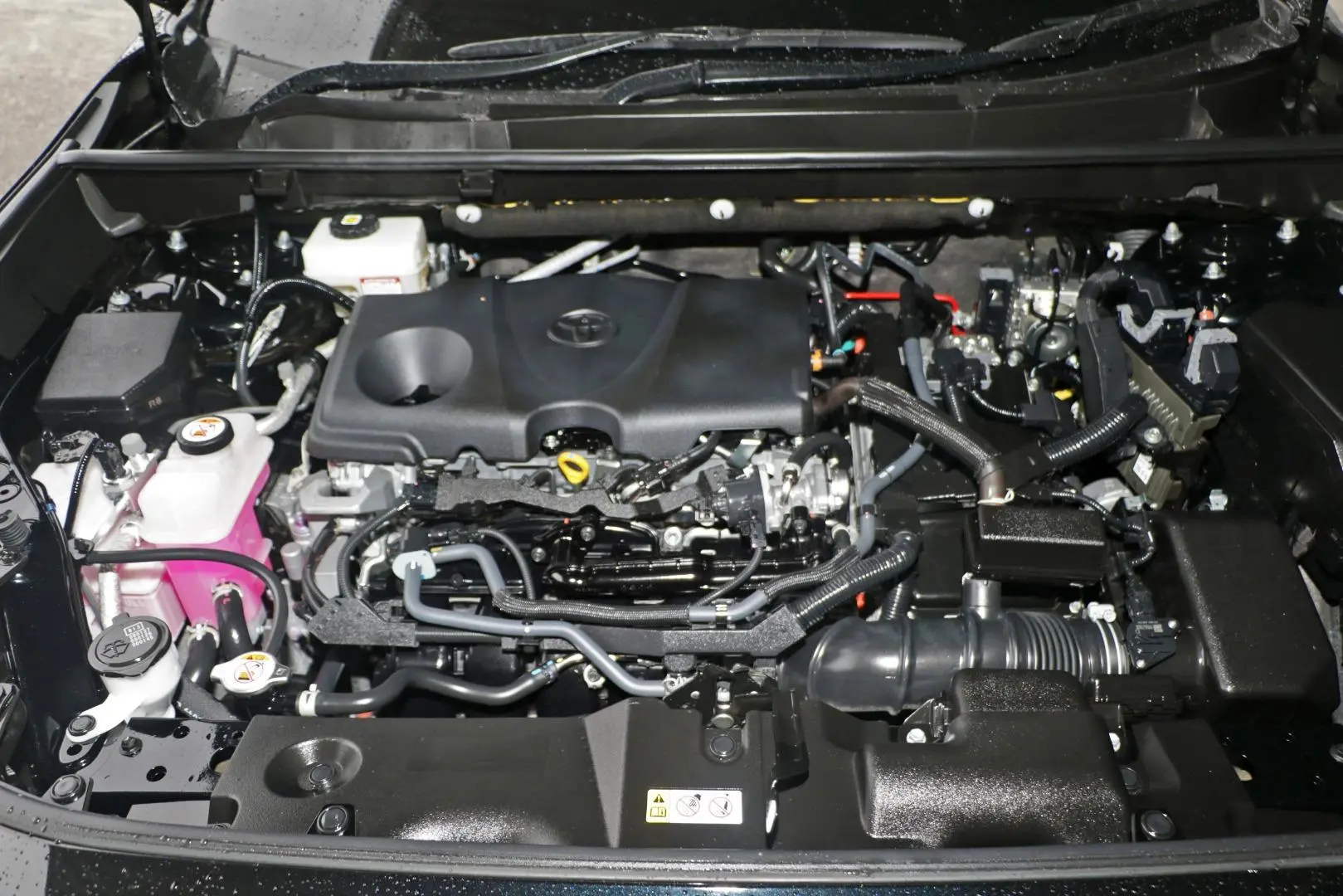 2024 Toyota RAV4 Gallery Image 20