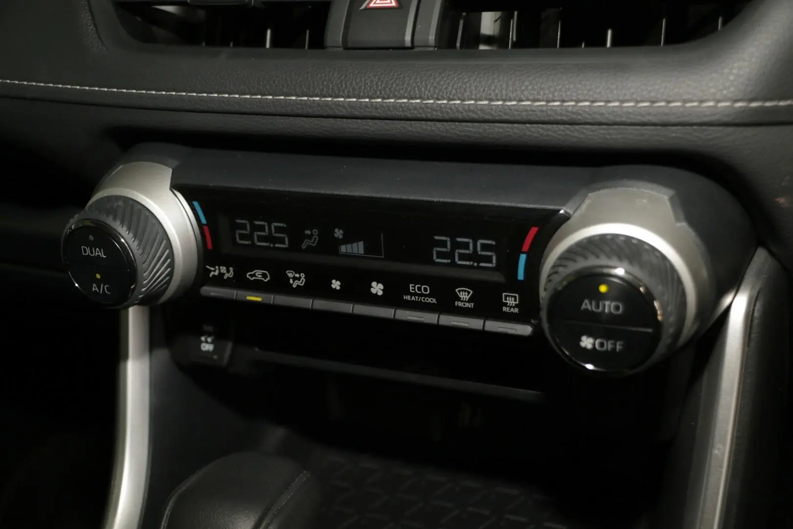 2024 Toyota RAV4 Gallery Image 18