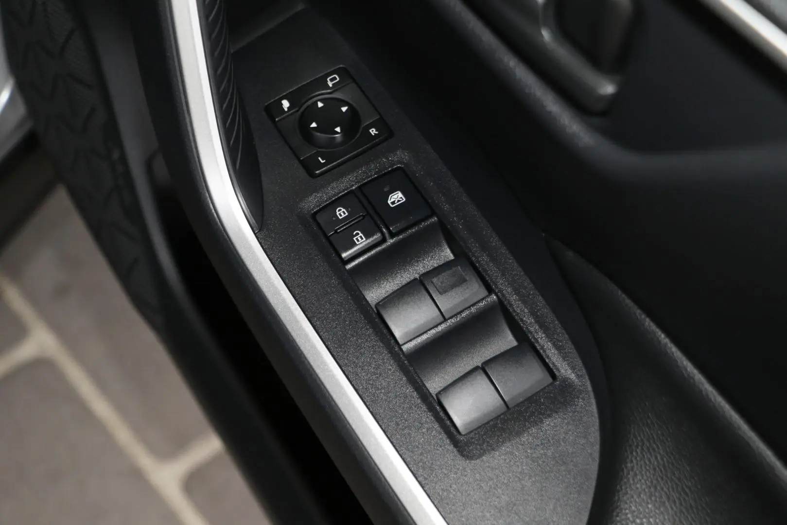 2024 Toyota RAV4 Gallery Image 19