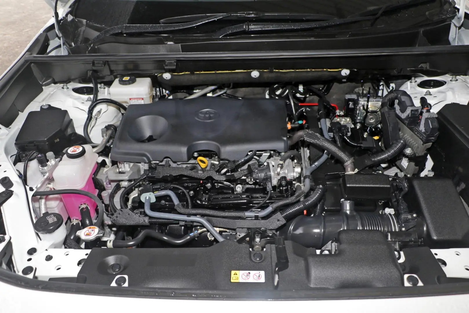 2024 Toyota RAV4 Gallery Image 18