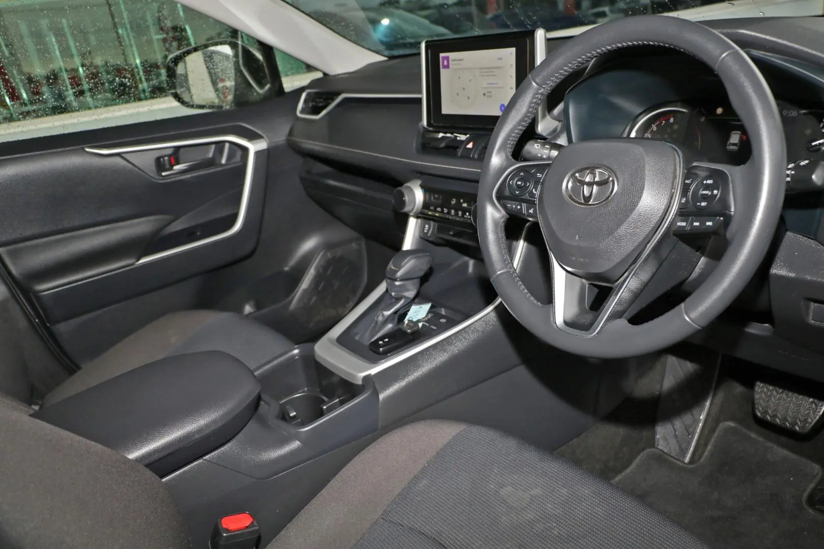 2024 Toyota RAV4 Gallery Image 6