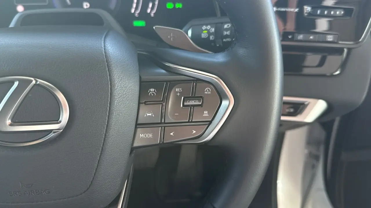 2023 Lexus RX350h Gallery Image 11