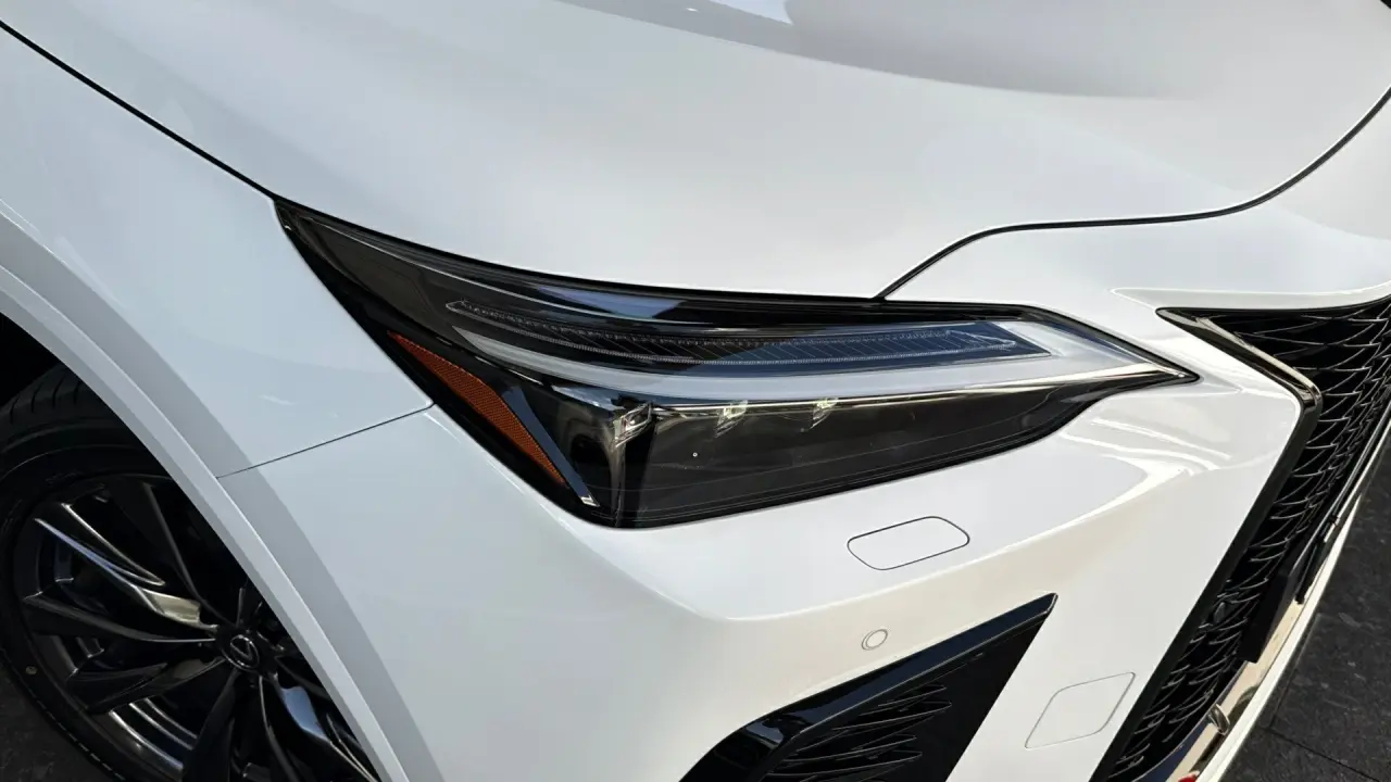 2025 Lexus NX350 Gallery Image 3
