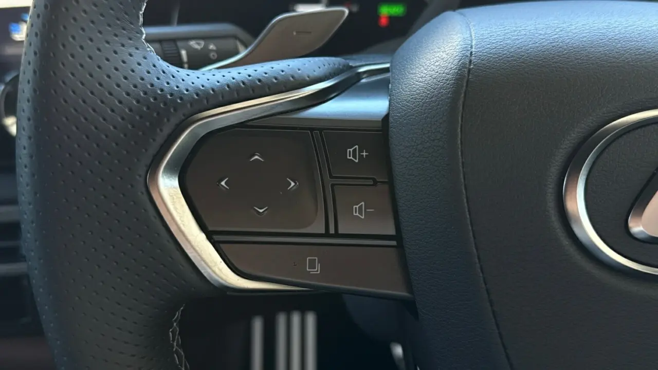 2025 Lexus RX500h Gallery Image 14