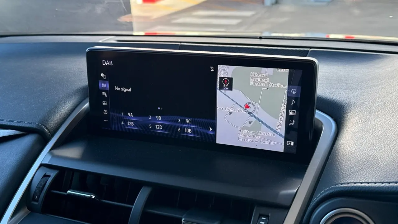 2018 Lexus NX300h Gallery Image 14