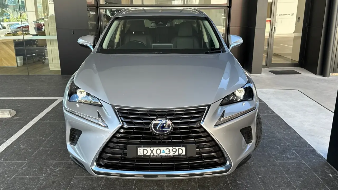 2018 Lexus NX300h Gallery Image 2
