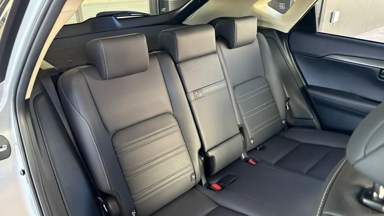 2018 Lexus NX300h Gallery Image 7