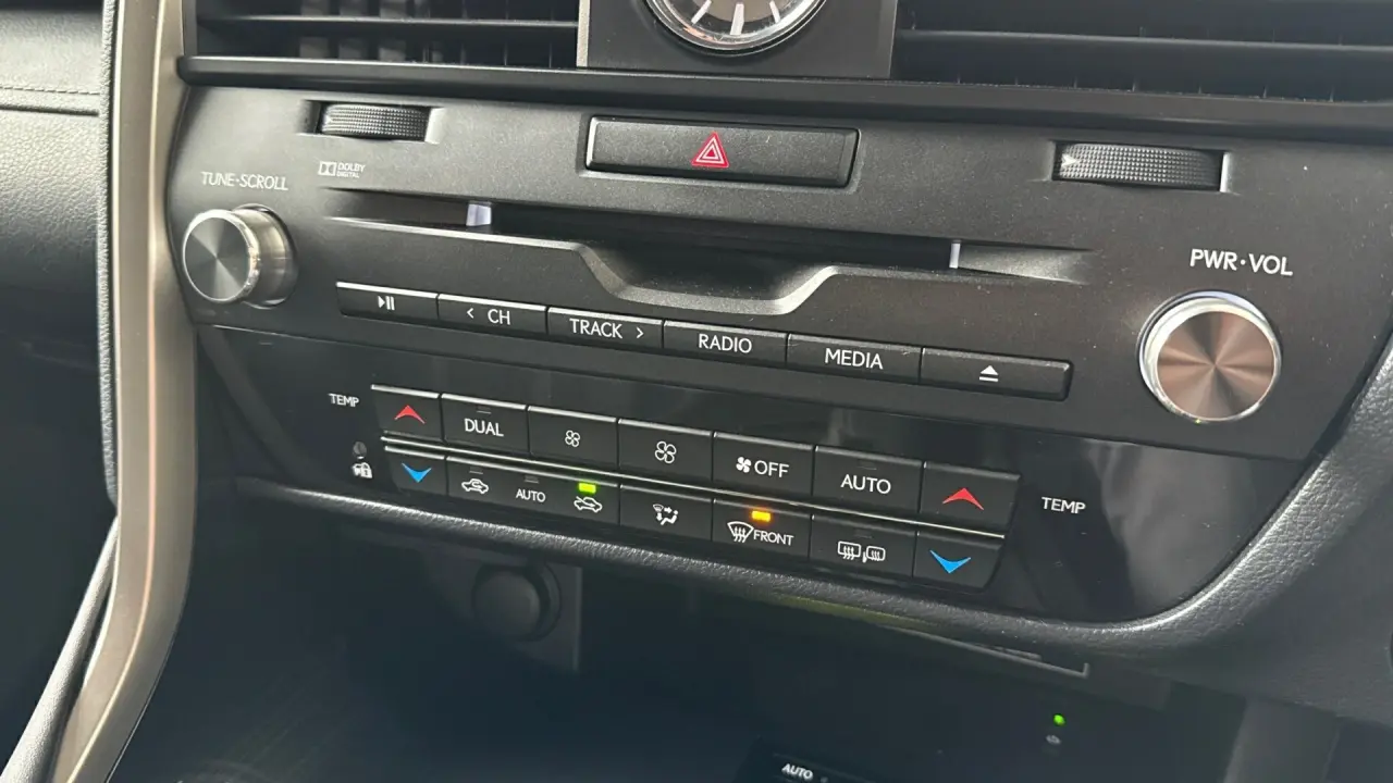 2019 Lexus RX450h Gallery Image 17