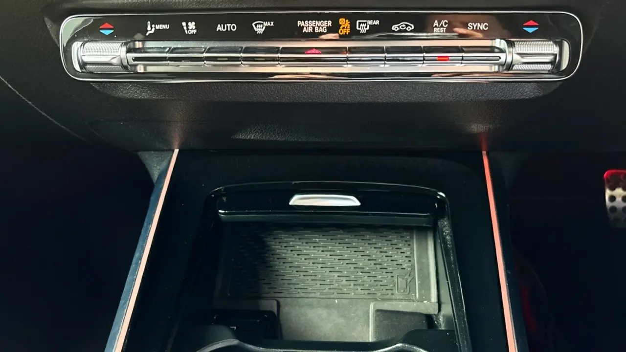 2020 MERCEDES-BENZ GLB Gallery Image 14