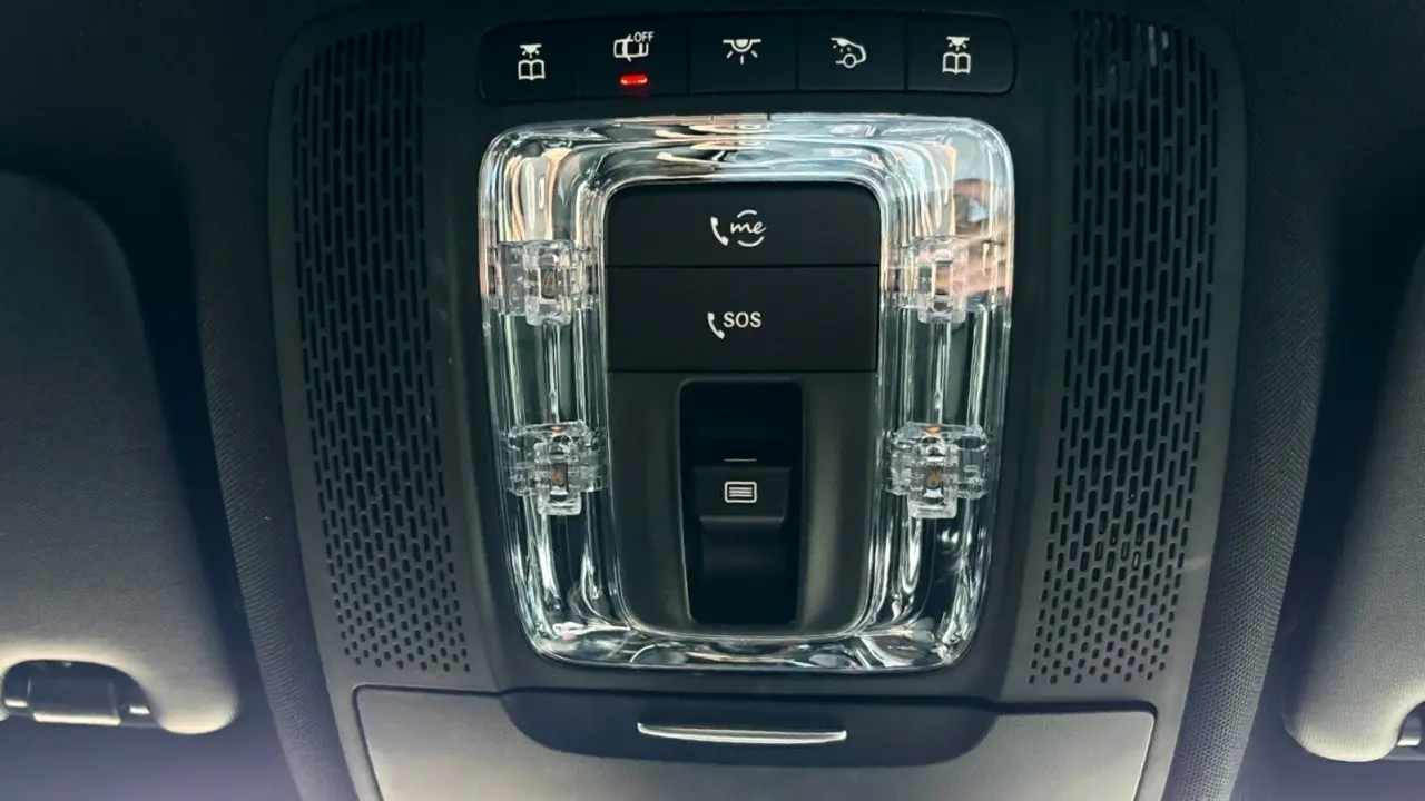 2020 MERCEDES-BENZ GLB Gallery Image 16