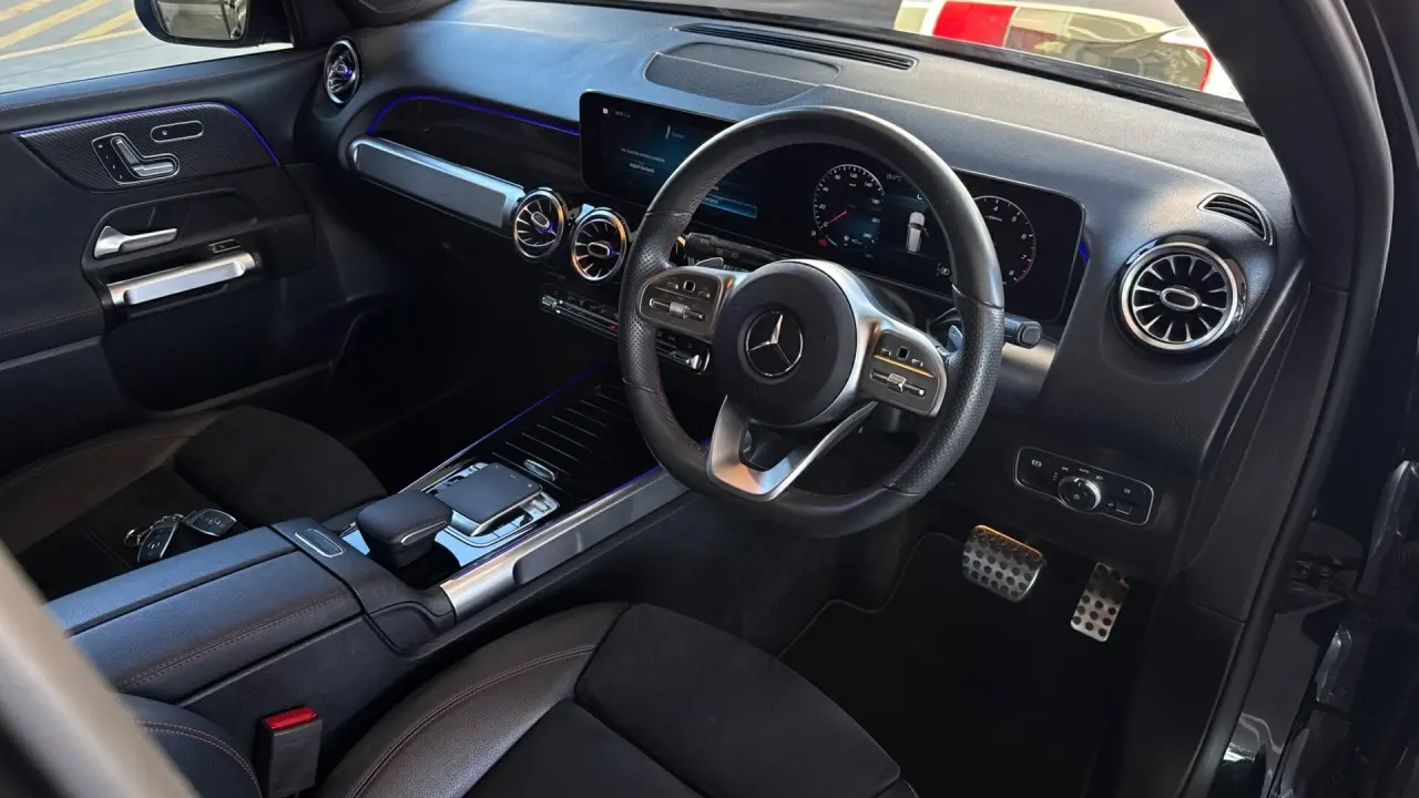 2020 MERCEDES-BENZ GLB Gallery Image 3