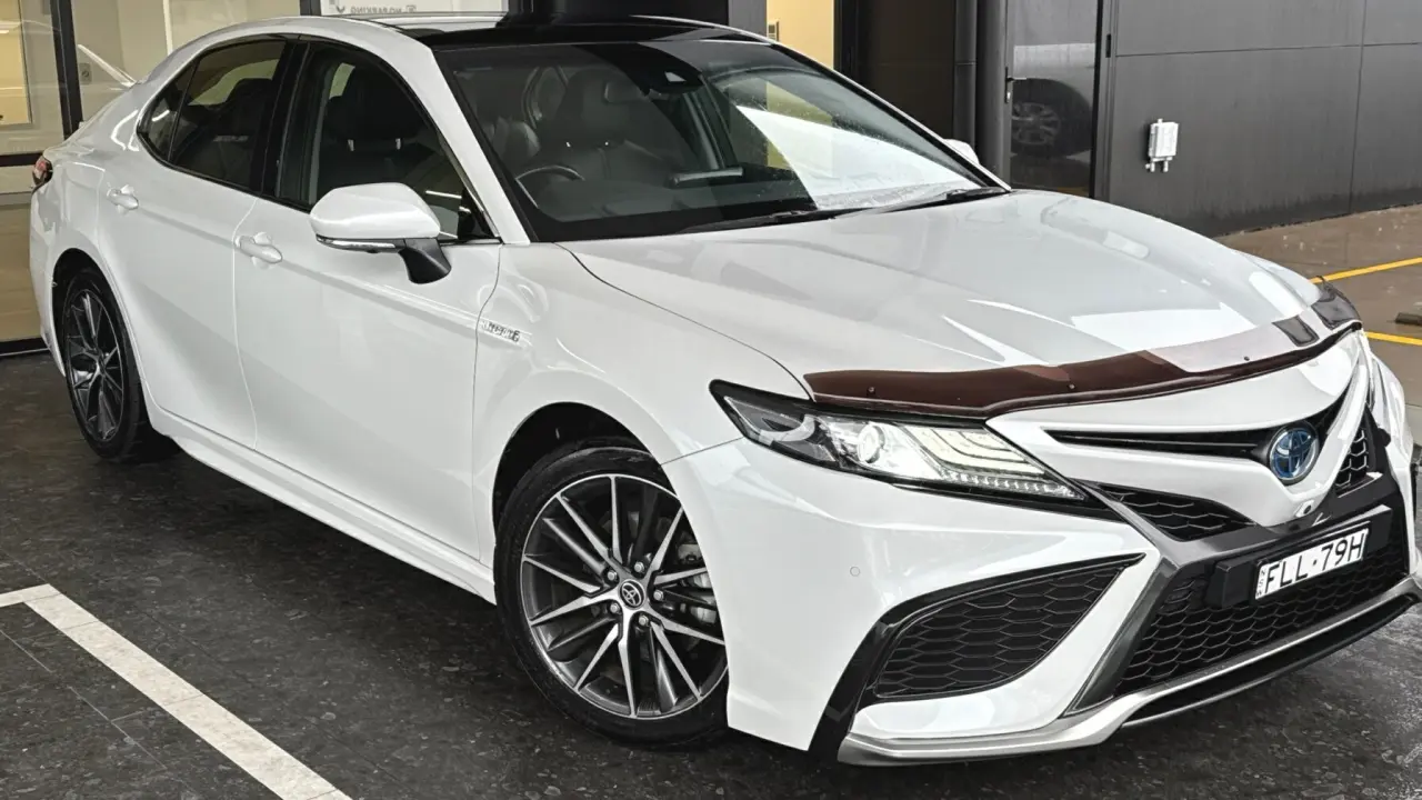 2021 Toyota Camry Hybrid Image