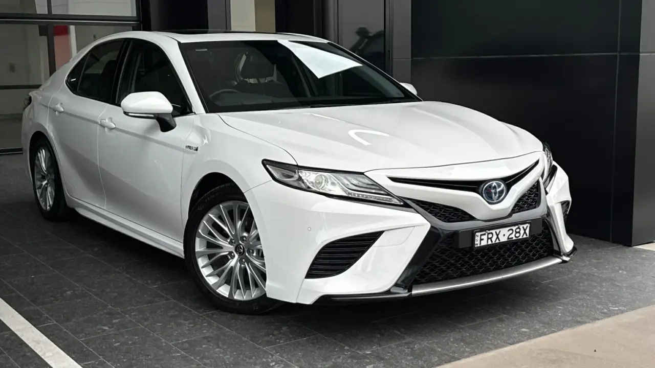 2018 Toyota Camry Hybrid Image