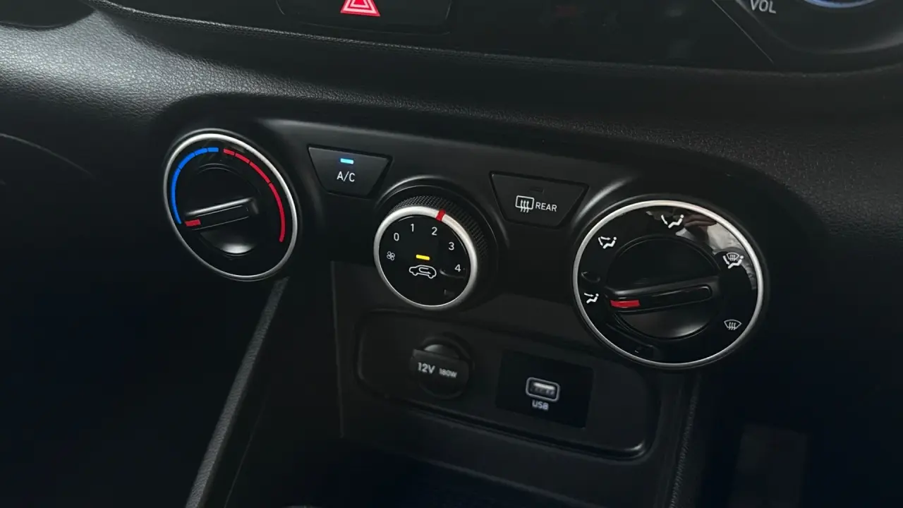 2019 HYUNDAI VENUE Gallery Image 15