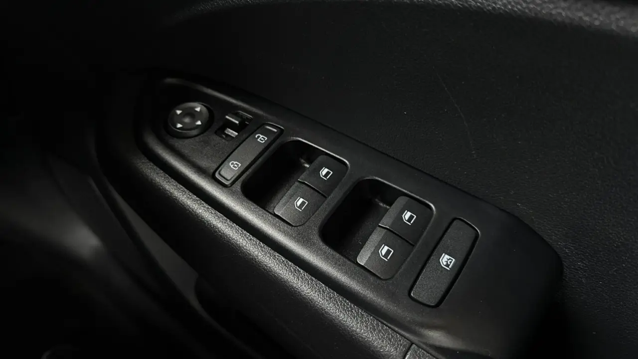 2019 HYUNDAI VENUE Gallery Image 18