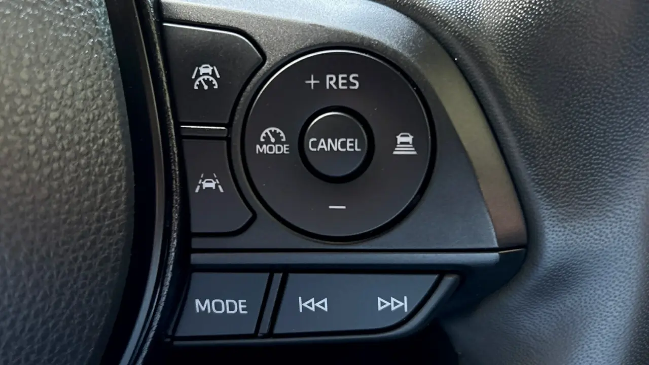 2023 Toyota Corolla Cross Hybrid Gallery Image 11