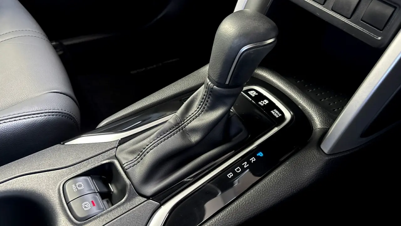 2023 Toyota Corolla Cross Hybrid Gallery Image 12