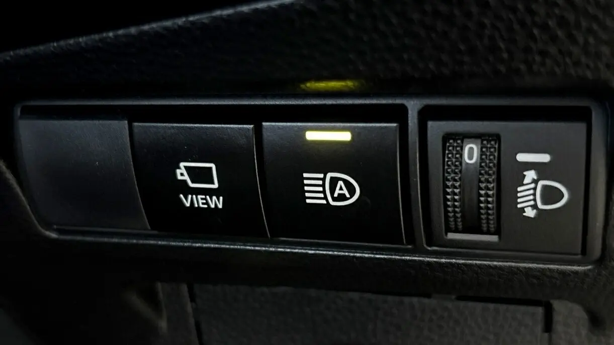 2023 Toyota Corolla Cross Hybrid Gallery Image 15