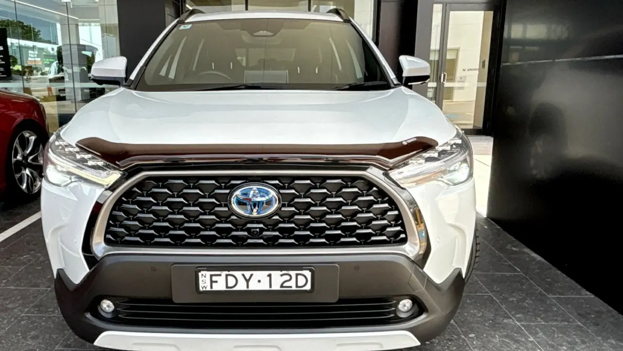 2023 Toyota Corolla Cross Hybrid Gallery Image 2