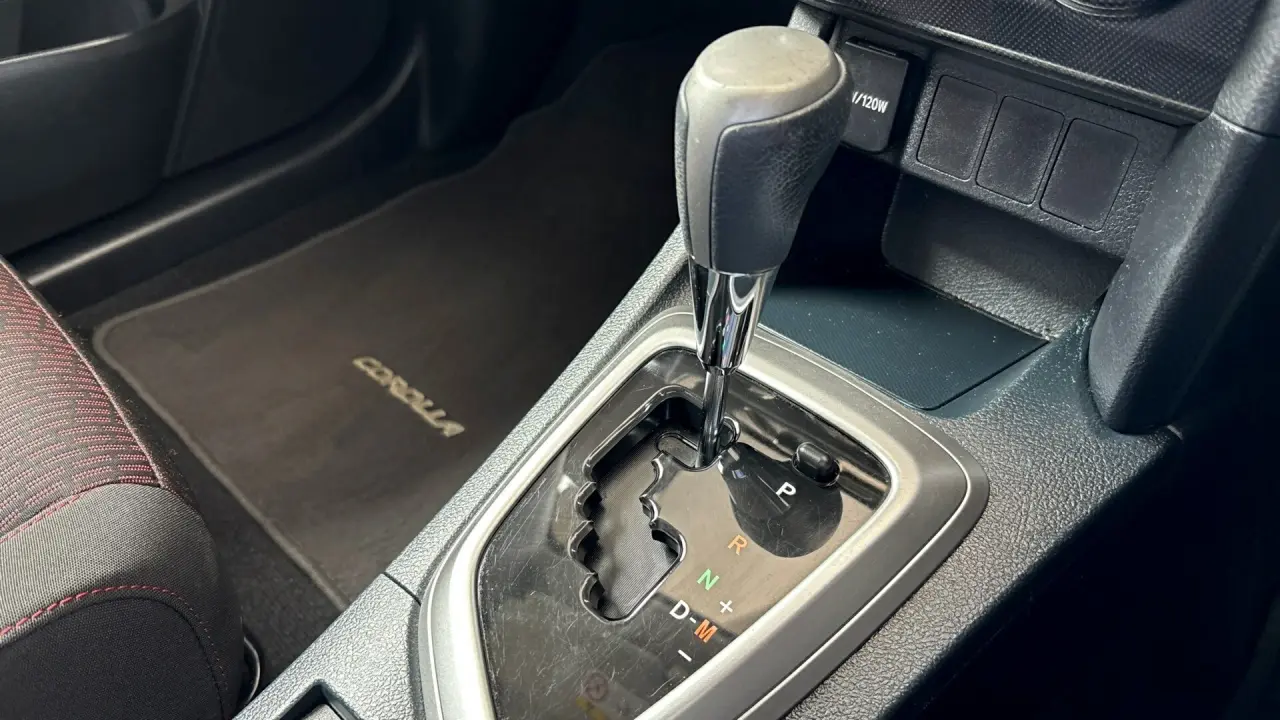 2015 Toyota Corolla Gallery Image 14